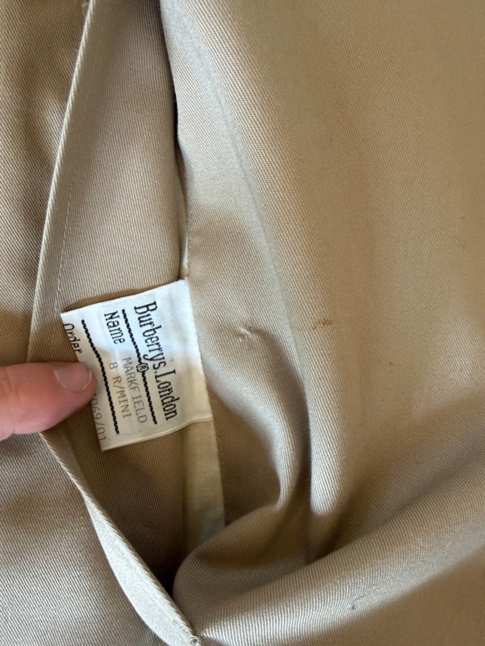 Vintage Burberry Women's Lightweight Markfield Trench Coat - Taupe - size 8 - Picture 2 of 6